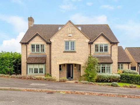 A stylish and contemporary six bedroom family home tucked away in the beautiful market town of Faringdon, with convenience and glorious countryside on your doorstep. This exceptional and substantial property offers plenty of versatile space for a lar...