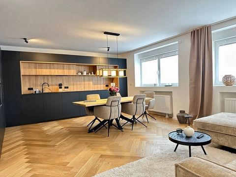 Planen Sie einen längeren Aufenthalt in Düsseldorf und wollen in dieser Zeit auf hohen Wohnkomfort nicht verzichten? Dann ist diese Wohnung genau das Richtige für Sie! HAUS Bei diesem Objekt handelt es sich um einen Altbau aus dem Jahr 1938, der im L...