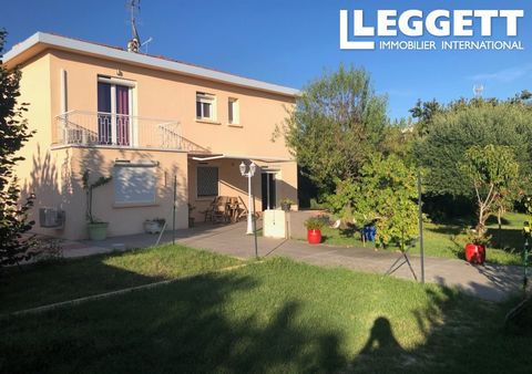 A31854JLV31 - Maison de 148 m2. 6 pièces sur un terrain de 876 m2 arboré bien entretenu. Salon 30 m2 très lumineux, cuisine équipée 13m2 avec accès terrasse. 4 Chambres de 13 m2 à 9 m2 dont une avec salle d'eau et balcon. Un grand bureau de 22 m2, Id...