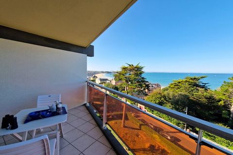 This lovely apartment with spacious balcony terrace offers a fantastic, unobstructed view of the sea and the offshore coastal area. It is located on the 6th floor of a well-maintained residential building with lift and offers good comfort for 4 peopl...