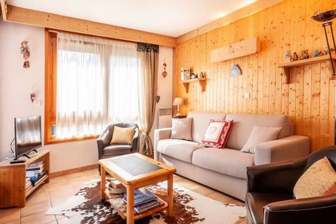 Zeer mooi appartement voor 6 personen op de eerste verdieping van een residentie met lift. Op een steenworp afstand van de winkels in een rustige en residentiële wijk van Morzine, op 5 minuten lopen van de skiliften. Het appartement beschikt over: - ...