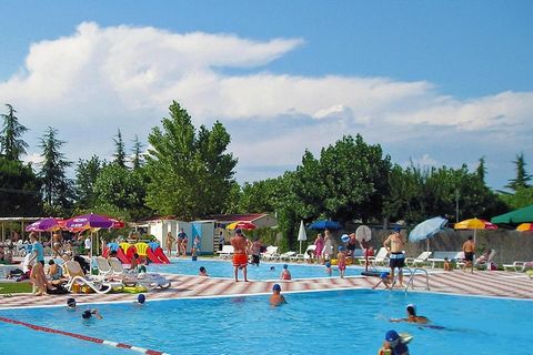 The San Benedetto campsite is located directly on Lake Garda, on the enchanting south coast, and this is where Lugana wine is grown. The beach is in front of the complex, but there are also two outdoor pools - one of which is for children - to cool o...