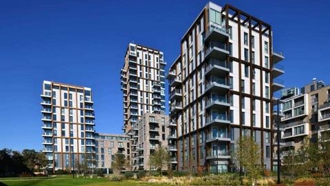 Price Range: £565,000 - £1,762,500 Explore a stunning selection of 1, 2, and 3 bedroom apartments in Finsbury Park, North London. Located on the Piccadilly Line in Zone 2, these homes offer a unique waterside setting and are just 6 minutes from Kings...