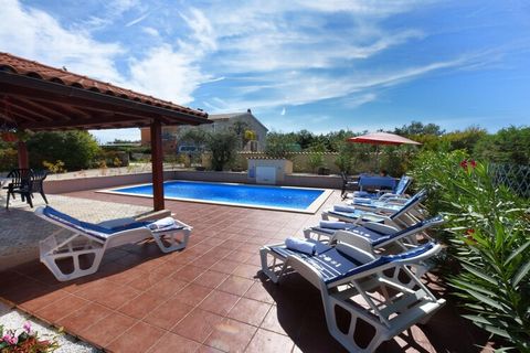 The villa in Višnjan has 3 bedrooms and capacity for 7 persons. Accommodation of 150 m² comfortable and is fully-equiped, It has garden and swimming pool. The property is located 400 m supermarket, 500 m city 