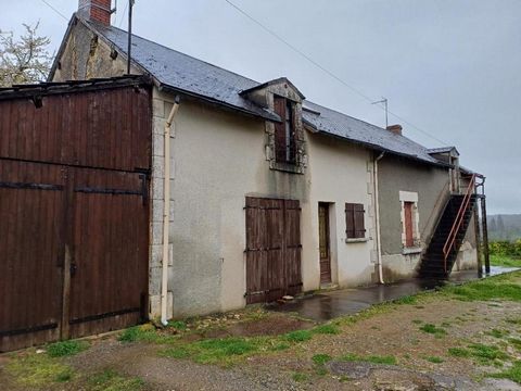 Corps de ferme à rénover sur la commune de Parnac, de beaux volumes et un environnement privilégié. Cinq chambres dont une avec accès direct sur l'extérieur par un escalier. dépendances et garage .Un grand terrain . Son prix : 55 591 euros hai à la c...