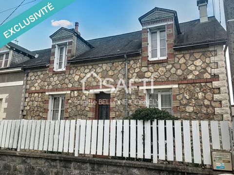 Située au cœur de la charmante ville du Lude , cette maison bénéficie d'un emplacement idéal à proximité des écoles et commerces. Son exposition Nord Sud offre une luminosité agréable toute la journée, et son jardin clos avec barbecue, garage, cave e...