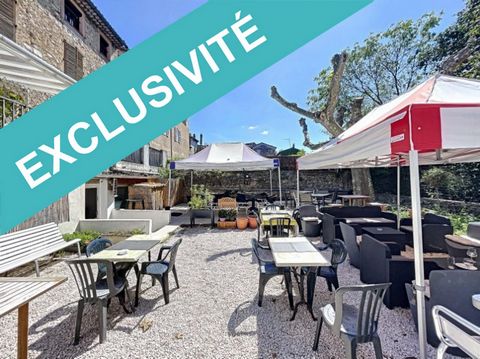 FONDS DE COMMERCE d'un bar restaurant de 100 m2 environ - 30 couverts en salle + Terrasse de 50 couverts En plein centre-ville, parking à proximité Les plus - La grande terrasse ensoleillée de 50 couverts - Des installations récentes - Aucun salarié ...