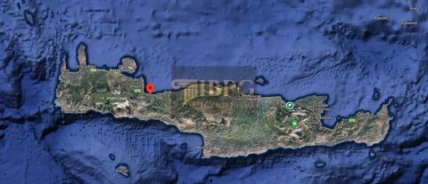 Het perceel van 20.000 vierkante meter heeft directe toegang tot de zee en toegang tot de belangrijkste snelweg van Kreta. Het is geschikt voor toeristische ontwikkeling, hotels, appartementen en villa's. Op dit perceel kunt u tot 4.000 vierkante met...