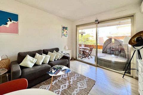 Dieses charmante, 49 Quadratmeter große Apartment liegt ideal im Herzen von Cannes und bietet eine perfekte Mischung aus Komfort und Bequemlichkeit. Dieses Zweizimmerapartment liegt nur 5 Gehminuten von der berühmten Croisette und dem Strand entfernt...