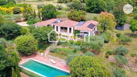 Magnifique Villa Contemporaine dans le Parc Naturel du Verdon. Située entre Aups et Régusse, dans le charmant village typiquement provençal de Moissac-Bellevue, cette somptueuse villa contemporaine de 165m², construite en 2008, vous attend au cœur d'...