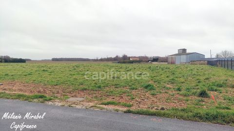 Terrain de 1093 m² sur la commune de Marcilly la Campagne. Ce terrain est viabilisé en eau, électricité et télécom. Prévoir l'assainissement individuel. Lot 1 sur le plan. Possibilité autres terrains avec plusieurs superficies. Mise en relation avec ...