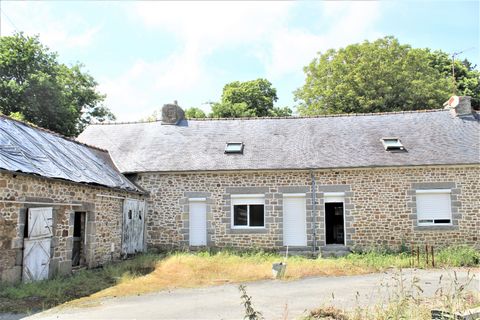 Longère de 1900 mitoyenne d'un côté, couverte sous ardoises naturelles. Située au calme à 2 pas de l'étang, à 1.5km du Bourg et à 20mn de Saint-Brieuc. Elle vous offre une vie de Plain-pied avec des combles aménageables (accès par escalier existant)....