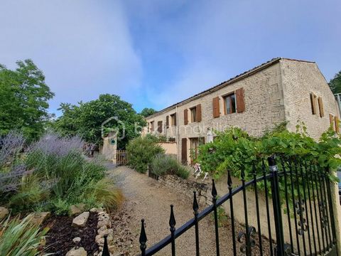 Charming property of 550m2 with swimming pool on a plot of 2663m2 Main House is composed of 3 bedrooms - 1 bathroom - a large living room, kitchen and a fireplace. (single heating). Gites 1 (85M2 approx) and 2 gites (85M2 approx) by the pool, each wi...