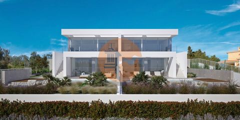 Fantastische zeitgenössische Villen befinden sich in Praia da Luz in Lagos. Diese Gemeinde wurde sorgfältig geplant, um das Beste an Komfort, Privatsphäre und Lebensqualität am Meer zu bieten. Jede Villa in dieser Eigentumswohnung ist nach den höchst...