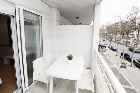 Welcome to the royal apartments! Privileged location: just 500 meters from Levante beach. A double bedroom, a living room with sofa bed to accommodate additional people.Fully equipped kitchenette.Bathroom: fully equipped for your comfort.Terrace: Lar...