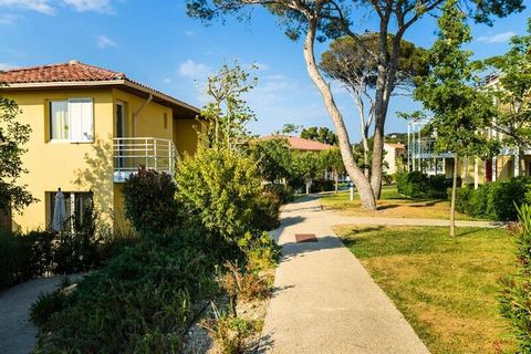 Para unas vacaciones tranquilas en la costa provenzal, al borde del Mediterráneo, venga y alójese en la Residencia Les Terrasses des Embiez**** Usted será alojado en uno de los 107 espaciosos apartamentos con una decoración refinada, distribuidos en ...