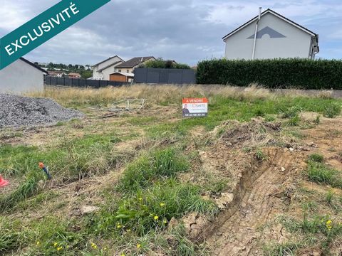 Terrain plat viabilisé de 684m2