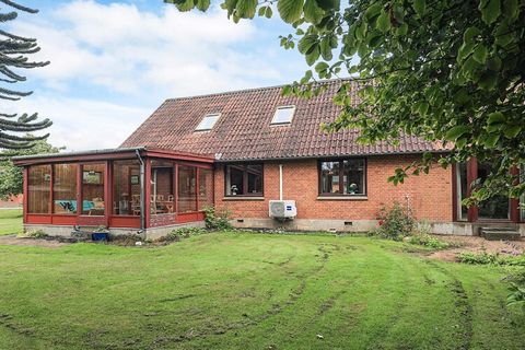  Væksthuset Spøttrup – privates Bauernhaus auf einem Bauernhof in malerischer Umgebung Willkommen im Væksthuset in Spøttrup – ein einzigartiger Aufenthalt auf dem Land. Sie wohnen auf einem alten Bauernhof im Herzen von Salling, nahe dem Limfjord un...