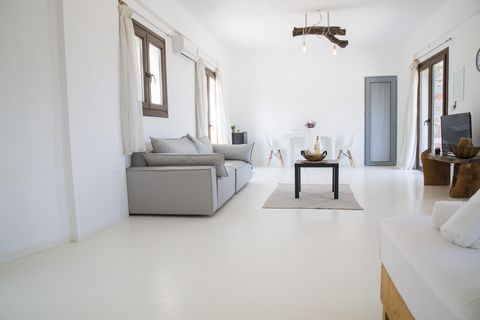 Einzigartige Hoteleinheit am Strand von Kea, mit 26 Zimmern (Doppel-, Vierbett- und Suiten), Restaurant von 500 m², exklusiver Nutzung des Strandes von 1.000 m², Nebenbereichen und einer stabilen Kundschaft. Das Unternehmen befindet sich in einer pri...
