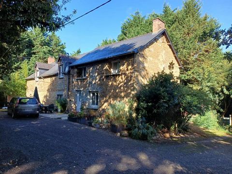 Belle longère en pierre et terre- terrain 6600 m 2- dépendance- hameau au calme- 20 mns de Rennes.