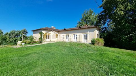 Maison traditionnelle plein sud avec sous-sol complet dont garage et grand terrain piscinable
