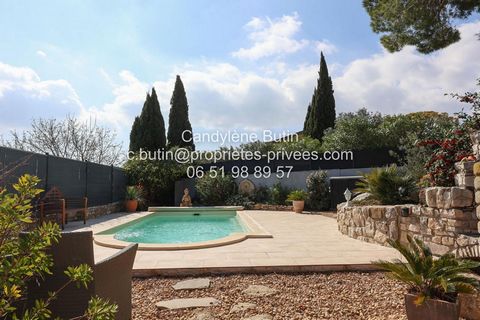 Aude , ouveillan 11590, Nichée dans un village paisible, cette belle maison DE 114M2 des années 70, entièrement rénovée, offre un cadre de vie confortable et chaleureux. Budget 369 000 euros (honoraires a charge vendeurs) Un intérieur spacieux et lum...