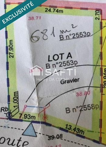 Terrain 681 m² en première ligne