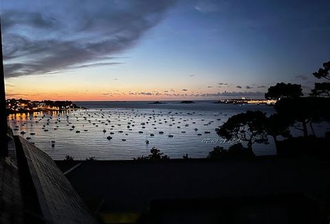 DINARD (35800) - Appartement T2, 1 chambre. Prix : 374.300 euros. Honoraires : 3,97 % TTC inclus à la charge de l'acquéreur, soit 360.000 euros hors honoraires. Bel appartement avec vue sur mer, d'une surface Carrez de 44,87 m2 situé dans une résiden...