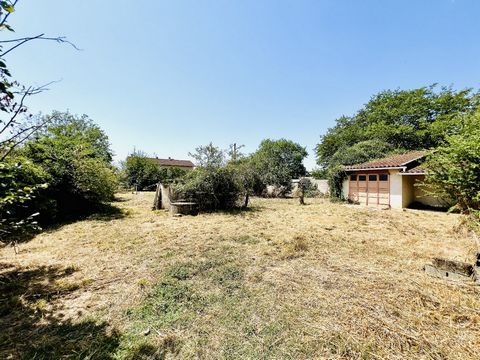 Maison à rénover avec grand terrain de 2400m² et dépendances secteur Florentin.