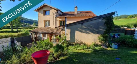 A découvrir à 10min de Cluny , à 30min de Mâcon cette charmante maison familiale vous séduira par ces volumes et son cadre bucolique