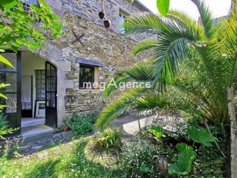 Maison de ville atypique du 19ème, en pierres sous ardoises, au cœur de Tréguier