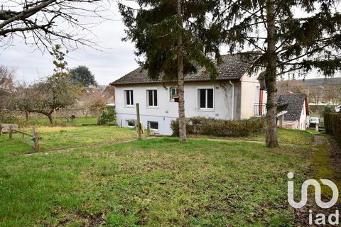 iad France - Florent Augrinet vous propose: CANDE-SUR-BEUVRON : Maison 4 chambres avec garage 82 m2 et grenier de 29 m2. En rez-de-jardin : 1 pièce de 40 m2 environ à aménager en grande pièce de vie, 1 chambre, 1 cellier, 1 chaufferie, 1 cuisine et 1...