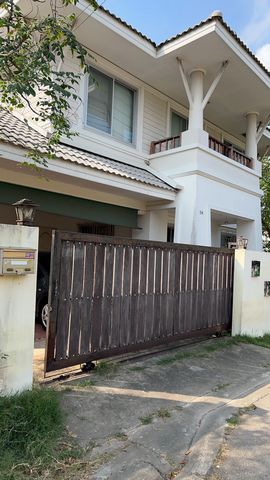 Excellent 3 Bedroom House For Sale in Bangkok Thailand Esales Property ID: es5553559 Property Location 58 Kosum Ruamchai 35 Alley 12, Khwaeng Don Mueang, Khet Don Mueang, Bangkok 10210, Thailand Property Details With its glorious natural scenery, exc...