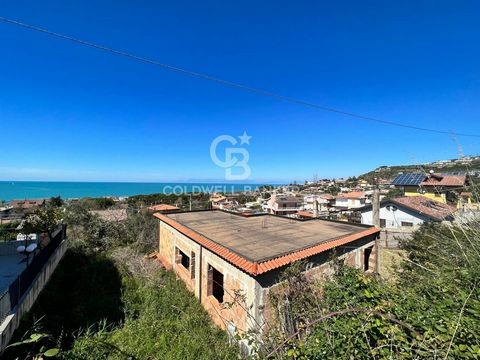Charming unfinished building for sale in Agropoli, located on the San Marco hill, with a panoramic view of the sea. This property on one level being in its raw state offers the possibility of being customized according to your needs and tastes. The p...