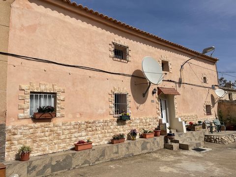 Just a 10 minute drive from Lorca centre, we offer this charming country finca with 3 double bedrooms & 1 bathroom in the small village of Torrealvilla. The property has a log burner, overground pool, lovely private garden opposite the property, shed...