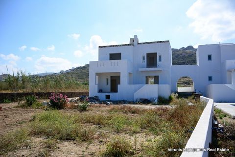Plaka Naxos, a newly built house of 200 sq.m. is for sale. It consists of 4 bedrooms, 4 bathrooms, a w / c, a kitchen and a comfortable living room with an energy fireplace. It is built with excellent materials, based on Cycladic architecture. It has...