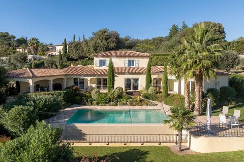 Enviably located in total peace and quiet, this stunning recent provencal property boasts an incredible panorama on the sea and the countryside. The impeccable interior is generously proportioned and appointed with modern features. Flooded with light...
