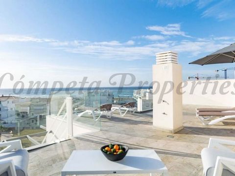Modern apartment located on the second line of the beach with south orientation and incredible sea views from its terraces. Located in a quiet residential area but at the same time a two-minute walk from the beach, this recently built apartment has b...