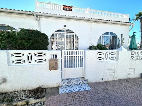 Nicely presented spacious 2 bedroom town house with fantastic views and solarium for sale in San Luis near the lakes close to Torrevieja. The property is situated in a quiet road and is entered through the pedestrian gate onto the sun drenched terrac...