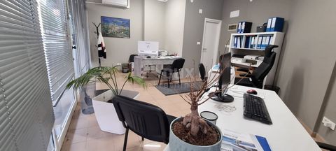 Location: Istarska županija, Pula, Centar. ISTRIA, PULA Business space in the city center! Pula, a city in Croatia. It is the largest city of the Istrian County, located on the southwestern part of the Istrian peninsula in a well-protected bay. The t...