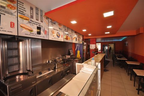 It is exclusively in Toulouse that we offer you this business, rare in the sector! A two-minute walk from Saint-Pierre Square, 5 minutes from the Capitol, its location means passage and maximum visibility.  This TACOS/KEBAB/PIZZA type fast food resta...