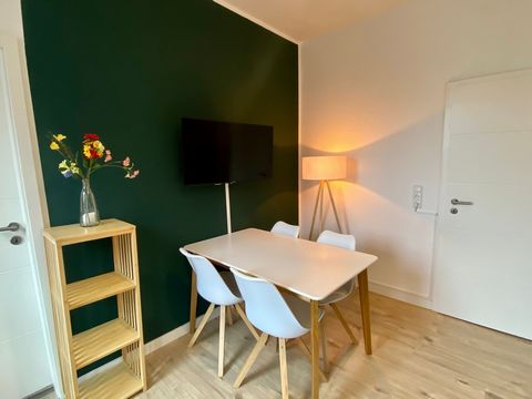 This newly renovated apartment is located in the north of Flensburg. The city center is a 15 minute walk away and several bus lines offer a frequent connection to other parts of the city and to the Flensburg railway station. The apartment offers almo...
