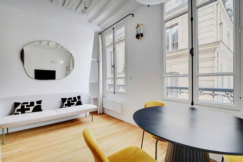 We are delighted to welcome you to our 36m2 flat, ideally located in the heart of Paris! This spacious and elegant accommodation offers a unique experience, combining refined decoration, modern facilities and a warm atmosphere to make you feel at hom...