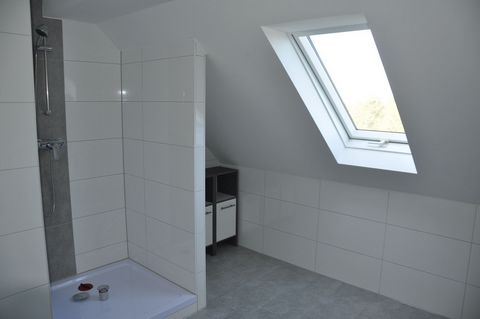 I rent up tu 01.06.2024 a great fully furnished 2-room attic apartment, centrally located in Wolfsburg, Königsberger Str. 69, but still quiet. From the kitchen or bedroom you can look at the VW (Volkswagen) factory. Nice in this apartment is the rela...