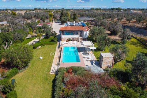COLLEPASSO - LECCE - SALENTO Villa with swimming pool nestled in a lush private park In the quiet and peaceful countryside of Collepasso, we are delighted to offer for sale an exclusive independent villa of approx. 130 sqm with swimming pool set in a...