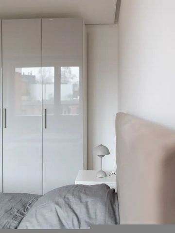 Move in with just your suitcase.... Your new furnished luxury apartment is ready to move into from 01.04.2024. The apartment is located in Senator-Bölken-Str. in Horn. The 2-room apartment (62 m2) is fully equipped with a new, very high-quality kitch...