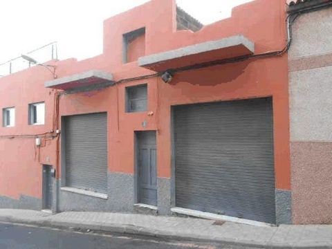 Special campaign price until 06/30/2023. Official price: €120,000. Building of a tall plant located in the Taco neighborhood, with industrial / warehouse use. The local of one hundred and fifty-three square meters has a practically diaphanous distrib...