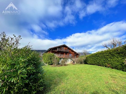 TO VISIT QUICKLY The ADN Immo agency offers you this very nice chalet of 220 m2 (152 m2 habitable) in the town of Thoiry. Built on a plot of 1000 m2, it includes a beautiful bright living space including a fully equipped open kitchen, 4 spacious bedr...