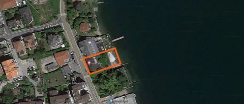 Modern villa to be built facing the lake, on a 900 square metre property and private beach. The Features The villa will have a swimming pool one metre from the lake. A private jetty for mooring one's own motorboat. A part of the jetty will create a u...