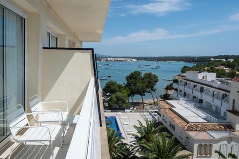 Located on one of the most beautiful stretches of the Majorcan coast, overlooking the sea, the fully renovated Vistamar hotel welcomes guests to its 148 rooms and suites. Each room is modern, filled with light and tastefully decorated. For maximum co...